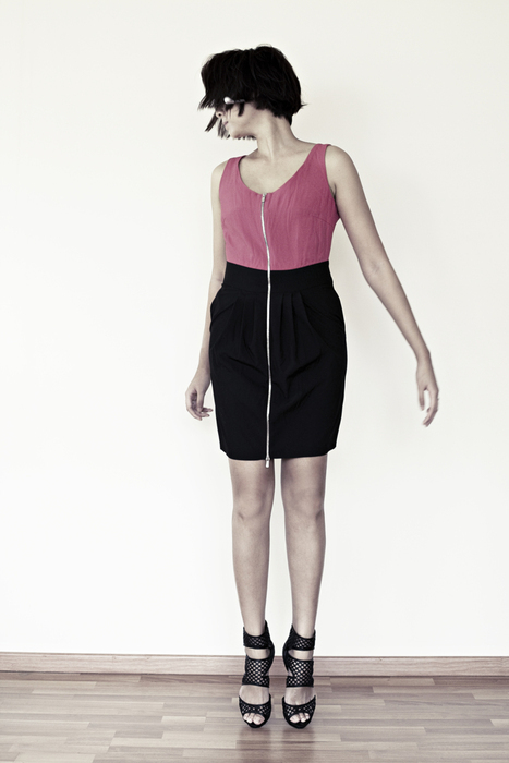 Minimarket pink and black front-zipped dress