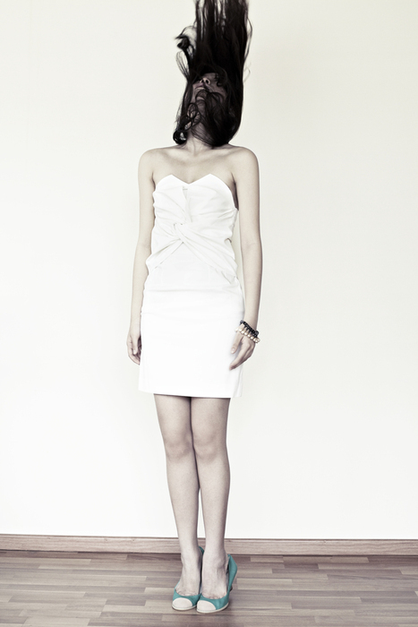 Mini for Many white crepe tube dress with Mawi pearl and gun metal bracelet