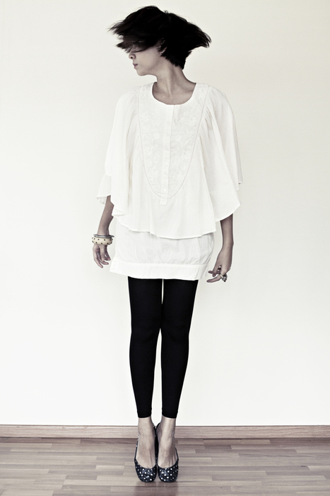 Numph cape dress with embroidered details